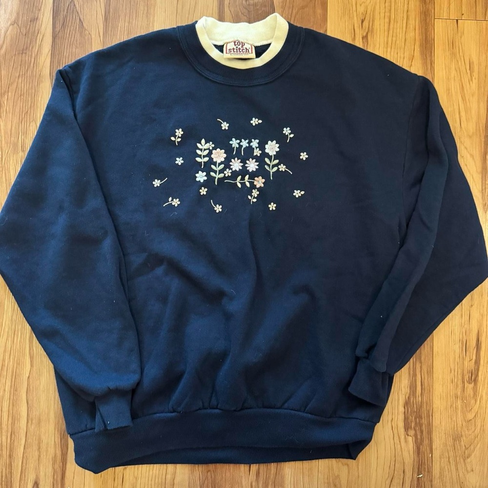 VINTAGE | Navy Blue Embroidered Flowers Floral 90s Sweatshirt | L- XL